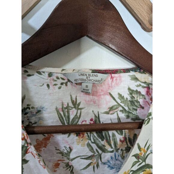 Hester & Orchard Linen Blend Floral V-Neck Button Down Top - Size S - Picture 4 of 6